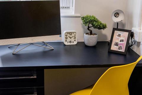 House to rent, 15-A Woodhouse Flats  University area Leeds