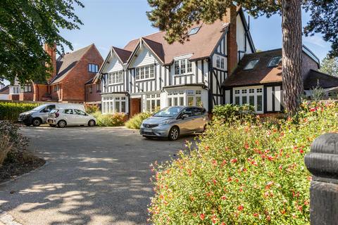 3 bedroom apartment for sale, 158, Foxley Lane, Purley CR8