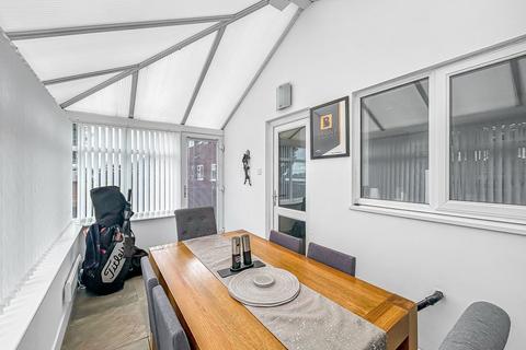 62 Chartwell Close, Werrington, Stoke-on-trent, ST9 0PQ