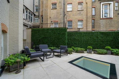 4 bedroom flat to rent, Pont Street, London SW1X