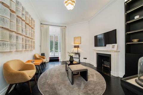 4 bedroom flat to rent, Pont Street, London SW1X