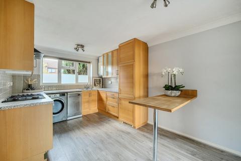 11 Chuters Close, Byfleet, West Byfleet, KT14 7QD