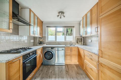 11 Chuters Close, Byfleet, West Byfleet, KT14 7QD