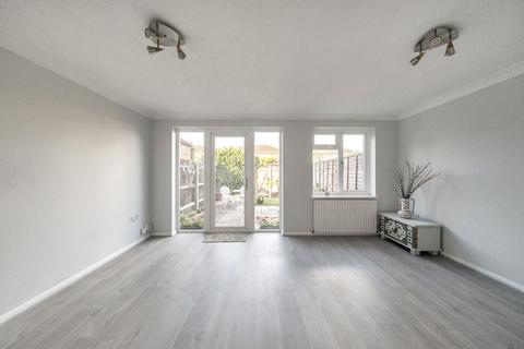 11 Chuters Close, Byfleet, West Byfleet, KT14 7QD