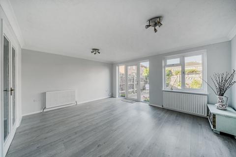 11 Chuters Close, Byfleet, West Byfleet, KT14 7QD
