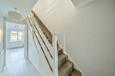 11 Chuters Close, Byfleet, West Byfleet, KT14 7QD