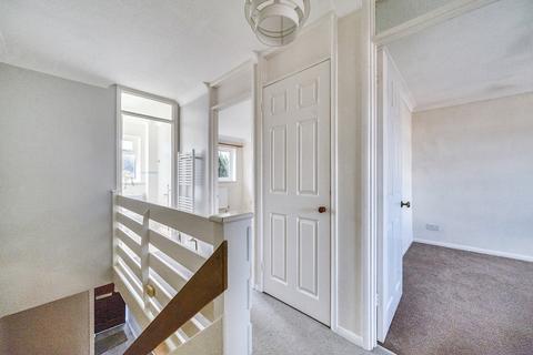 11 Chuters Close, Byfleet, West Byfleet, KT14 7QD