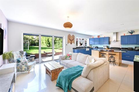 4 bedroom detached house for sale, Green Curve, Banstead, Surrey, SM7