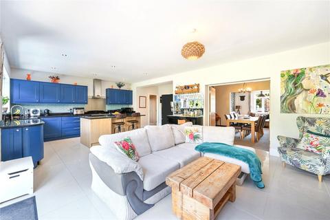4 bedroom detached house for sale, Green Curve, Banstead, Surrey, SM7