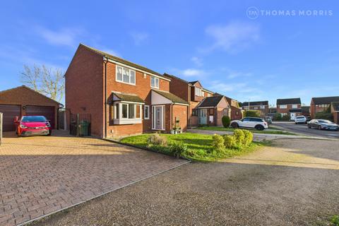 4 bedroom detached house for sale, Jubilee Gardens, Bedfordshire SG18