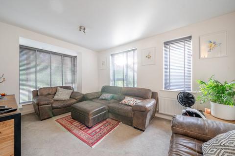 undefined, Courage Close, Coulsdon CR5
