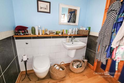 442 Blackburn Road, Blackburn, BB1 3NJ