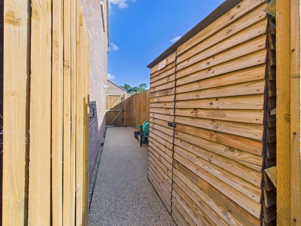 CAM04116 G0-PR0258-STILL013.jpg