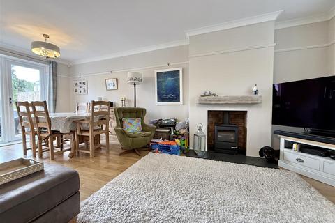 undefined, Greville Road, Warwick