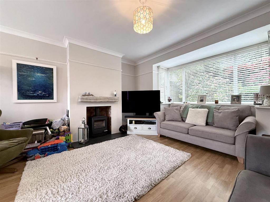 Lounge/Dining Room
