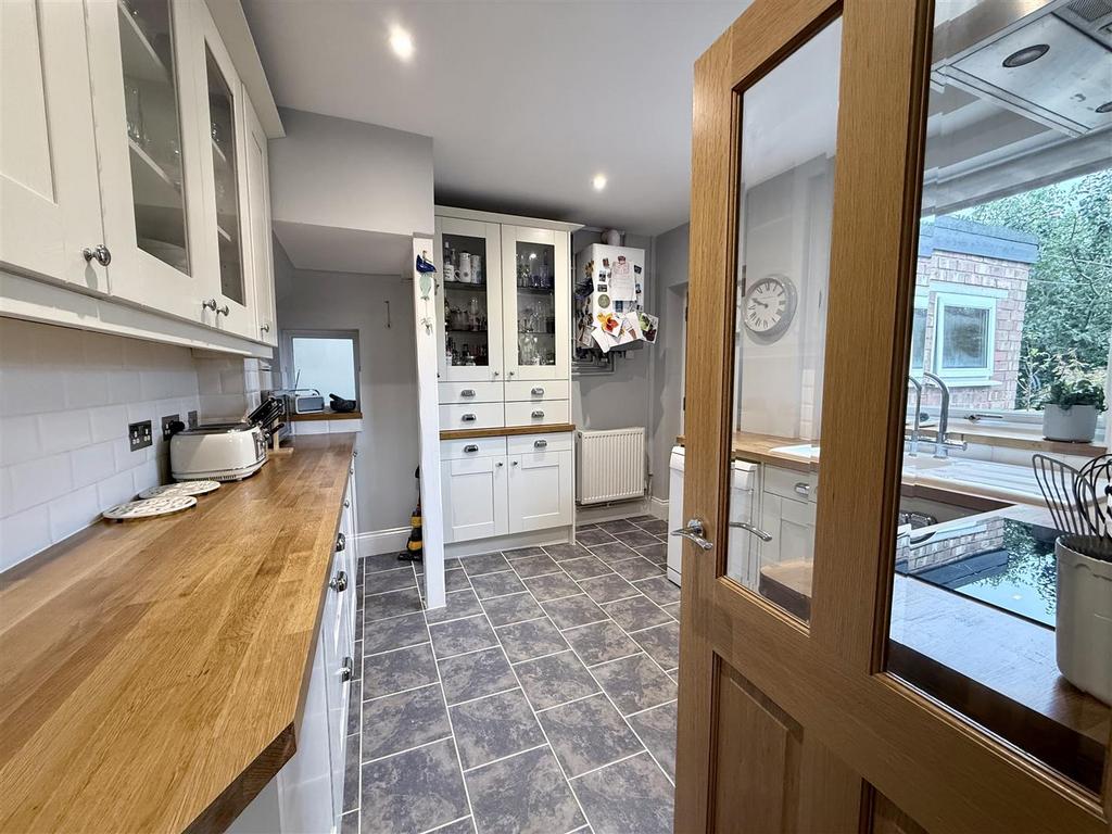 Fitted Kitchen