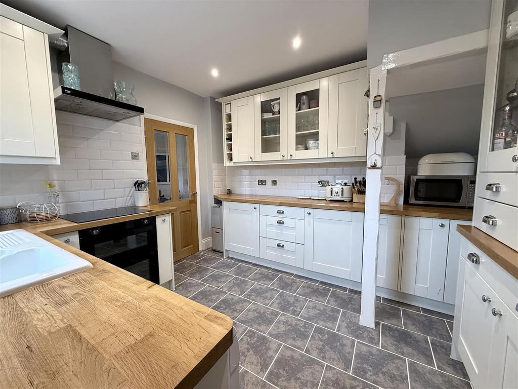 Fitted Kitchen
