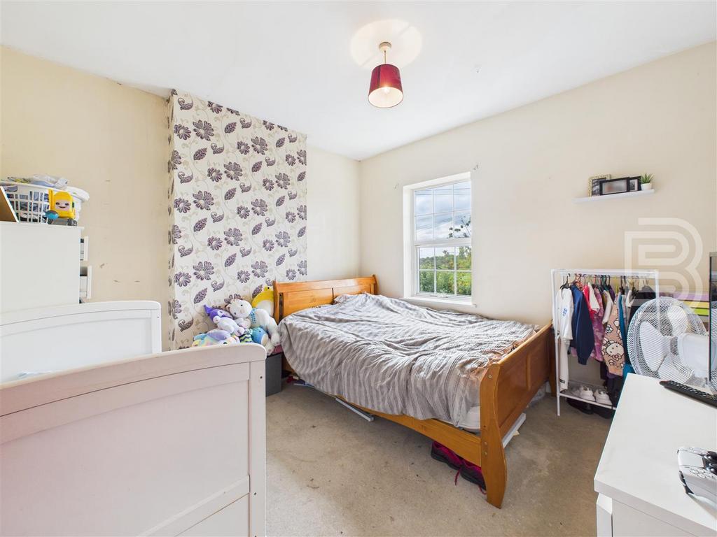 Bedroom 1.jpg