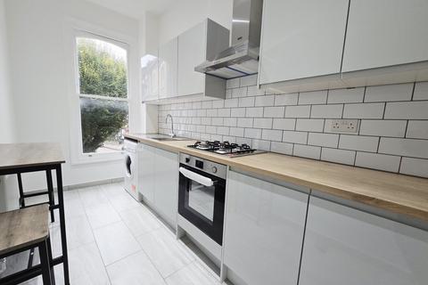 3 bedroom flat to rent, Tabley Road, Holloway