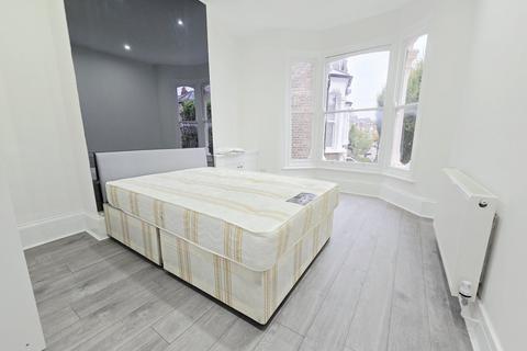 3 bedroom flat to rent, Tabley Road, Holloway