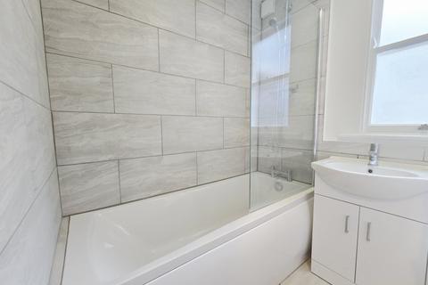 3 bedroom flat to rent, Tabley Road, Holloway
