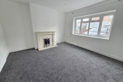 4 bedroom terraced house to rent, Hawthorne Avenue, Batley