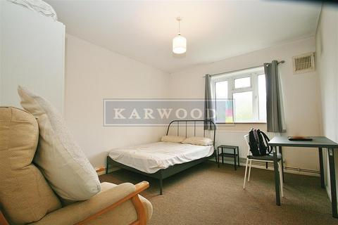 undefined, Pinkwell Lane, Hayes