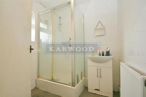 undefined, Pinkwell Lane, Hayes