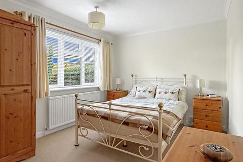 20 Andrew Road, Barnstaple, EX31 3AE
