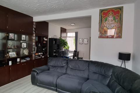 3 bedroom terraced house for sale, Roberts Road, Leicester, LE4