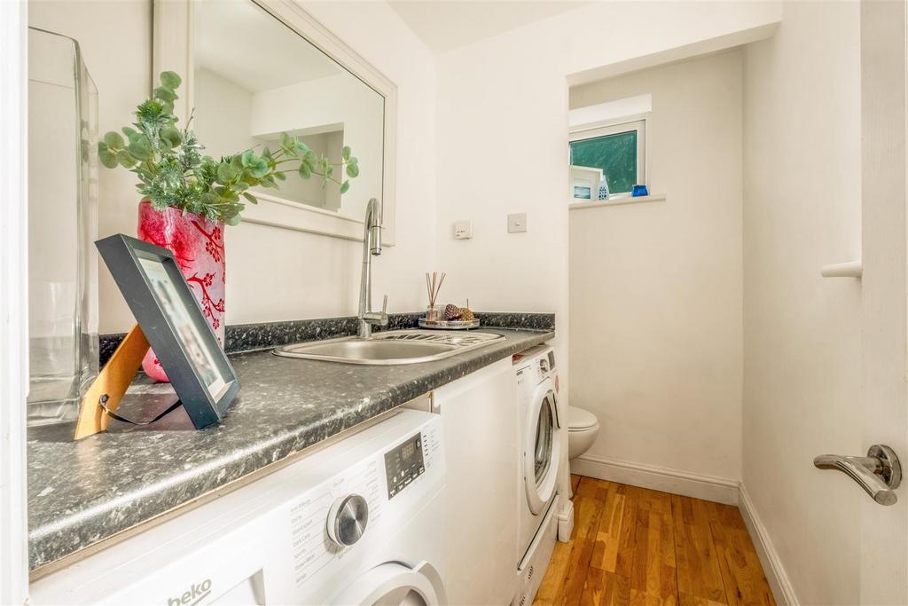 8 robertson road-5.jpg