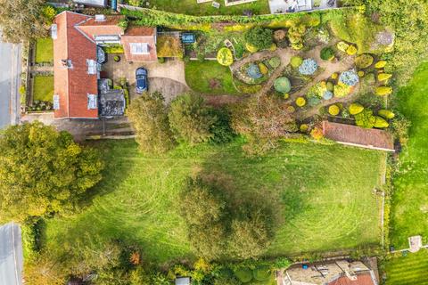 undefined, Shaw Lane, Farnham, HG5