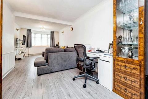 3 bedroom semi-detached house for sale, Amesbury Drive, London E4