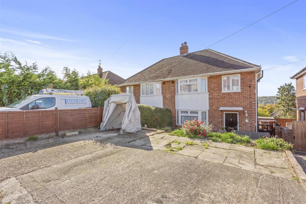 14 Hunt Road, HP13 7 RE-14.jpg