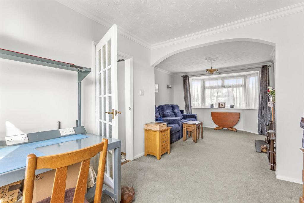14 Hunt Road, HP13 7 RE-9.jpg