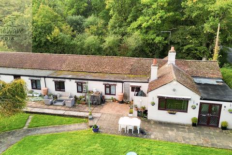 5 bedroom detached bungalow for sale, Bethersden Road, Woodchurch, Ashford, Kent