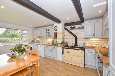 5 bedroom detached bungalow for sale, Bethersden Road, Ashford TN26