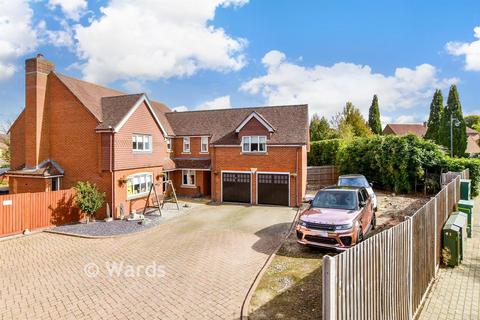 5 bedroom detached house for sale, Bovarde Avenue, Kings Hill, West Malling, Kent