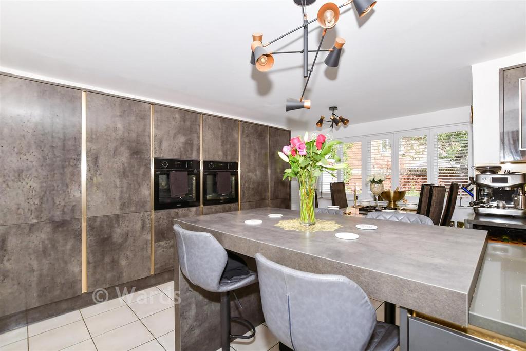 House in Tonbridge and Malling, Kings Hill - View 5