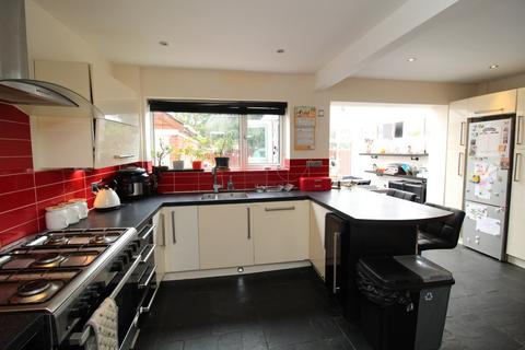 3 bedroom semi-detached house for sale, Lichfield Drive, Leicester LE8