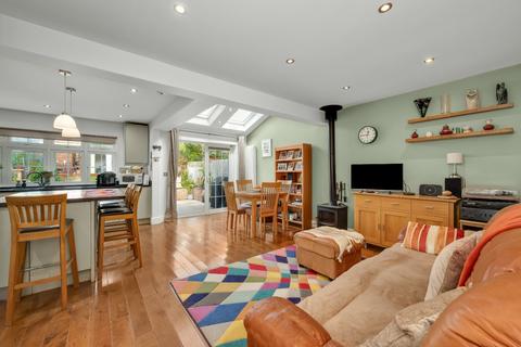 19 Simmil Road, Claygate, Esher, KT10 0RT
