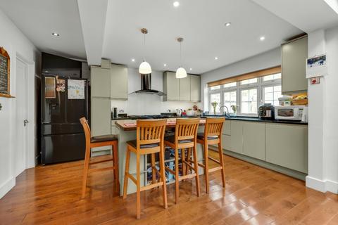 19 Simmil Road, Claygate, Esher, KT10 0RT