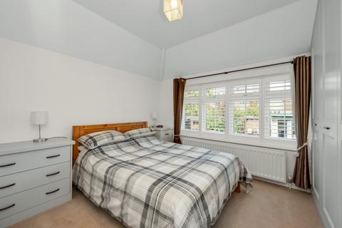 19 Simmil Road, Claygate, Esher, KT10 0RT