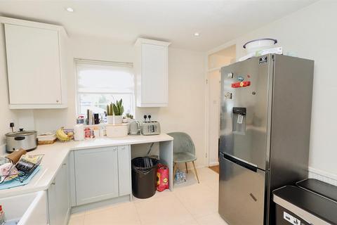 10 Meryfield Close, Borehamwood, WD6 4PL