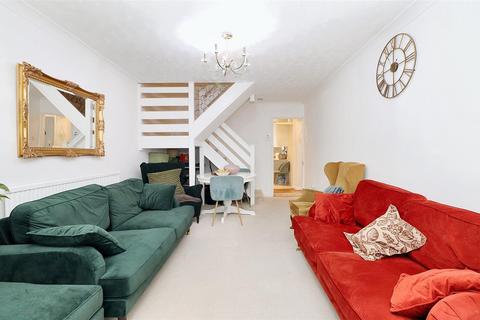 10 Meryfield Close, Borehamwood, WD6 4PL