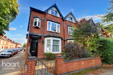 6 bedroom end of terrace house for sale, Victoria Park Road, Leicester