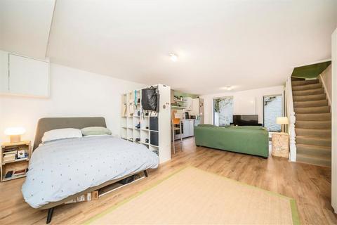 Studio for sale, Roman Road, London E2