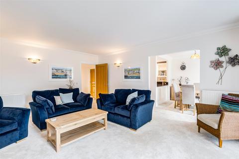 undefined, Steyne Gardens, Worthing, West Sussex, BN11