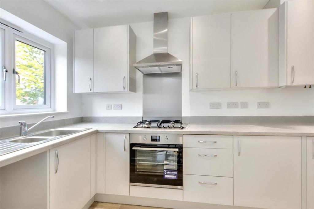 Kitchen 2.jpeg