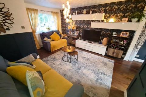 undefined, Robins Close, Droylsden